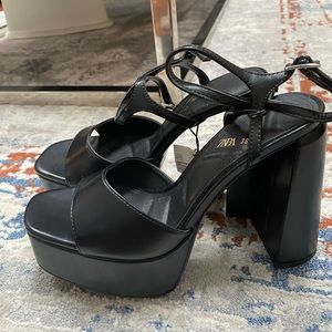 ZARA Black Platform Sandal. Brand New.